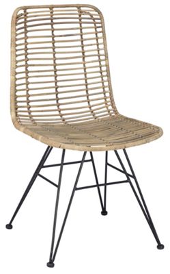 Stuhl aus Holz und Metall